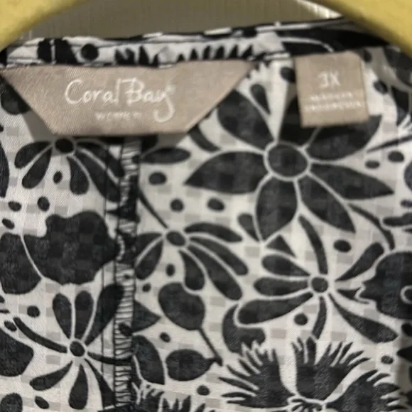 Coral Bay black and white print top - size 3x - Picture 3 of 5